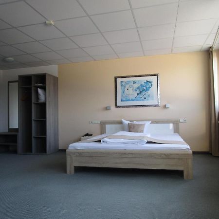 Businesshotel & Appartements Stuttgart-Vaihingen Buitenkant foto