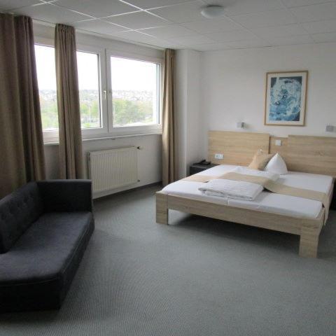 Businesshotel & Appartements Stuttgart-Vaihingen Buitenkant foto