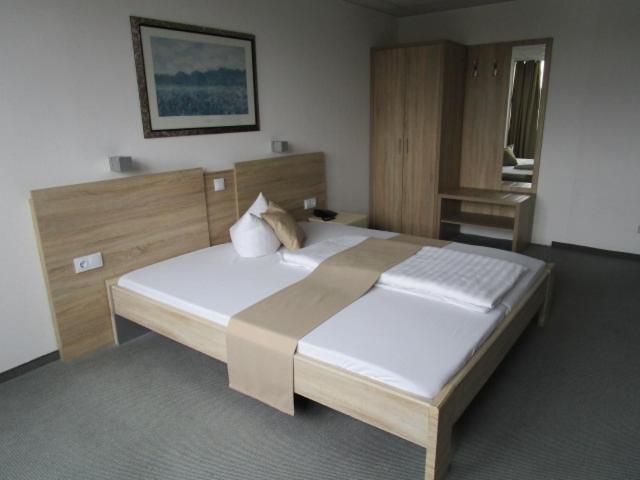 Businesshotel & Appartements Stuttgart-Vaihingen Buitenkant foto