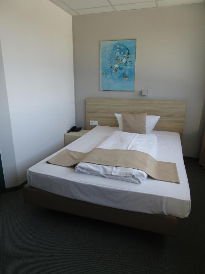 Businesshotel & Appartements Stuttgart-Vaihingen Buitenkant foto