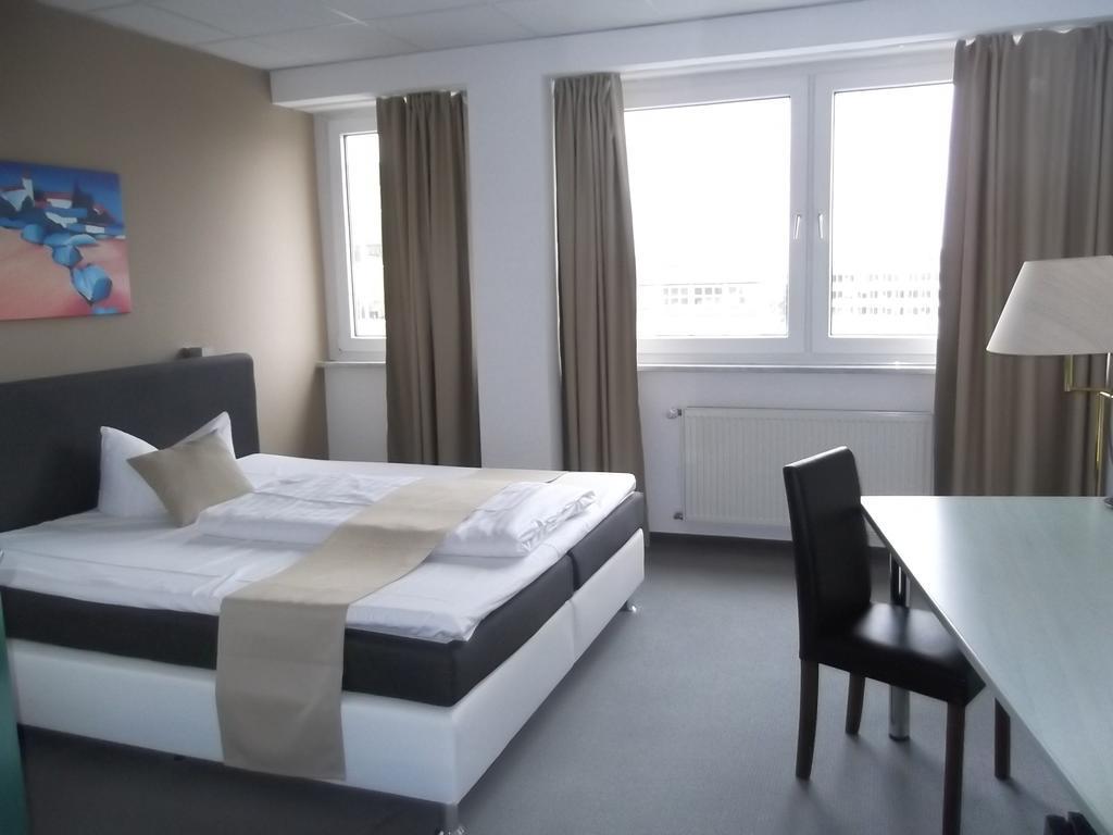 Businesshotel & Appartements Stuttgart-Vaihingen Buitenkant foto