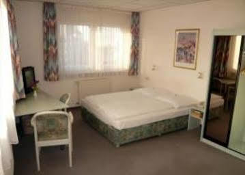 Businesshotel & Appartements Stuttgart-Vaihingen Buitenkant foto